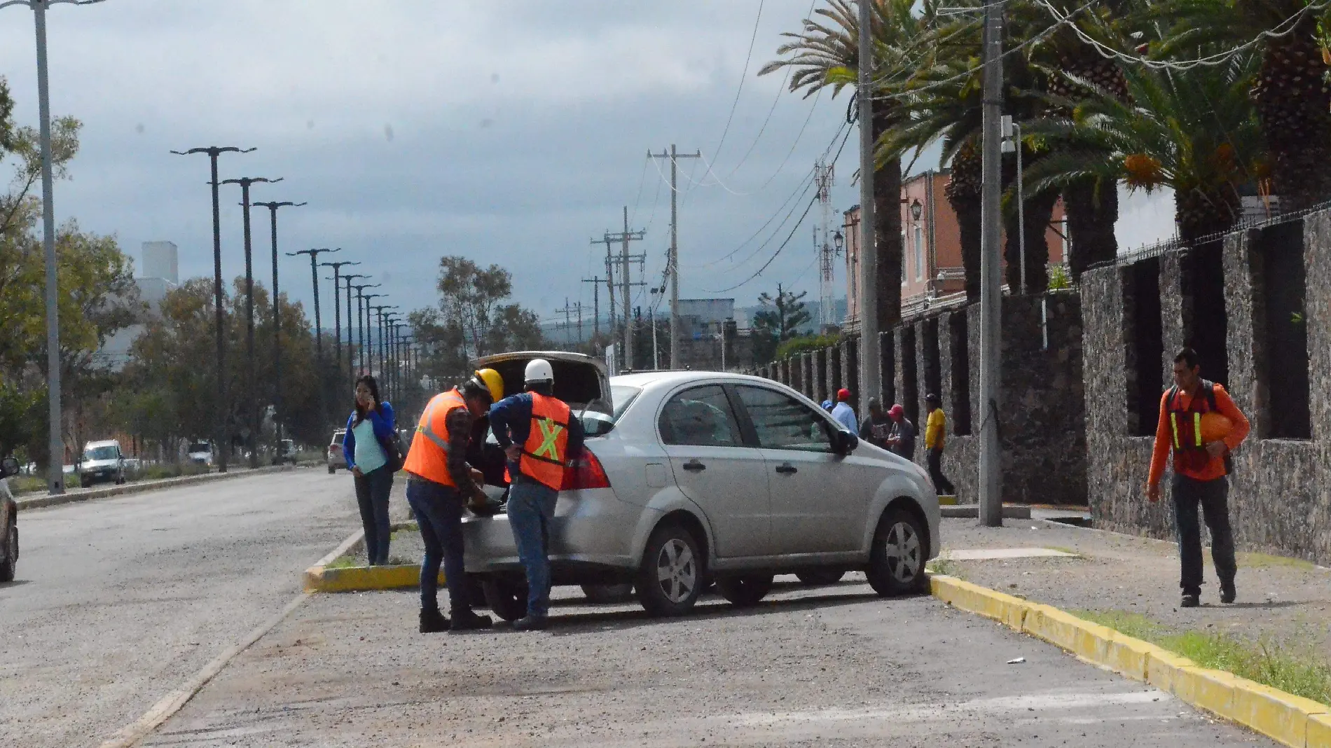 Prevén incentivos para los trabajadores y que no falten a sus centros de trabajo. Foto Luis Luévanos.